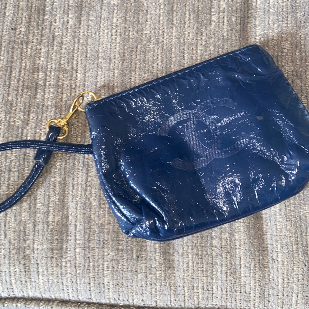 navy patent wristlet